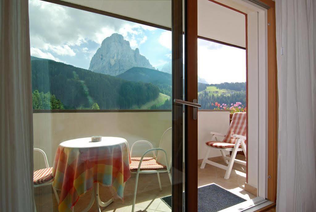 Hotel Interski Santa Cristina Val Gardena Exterior foto